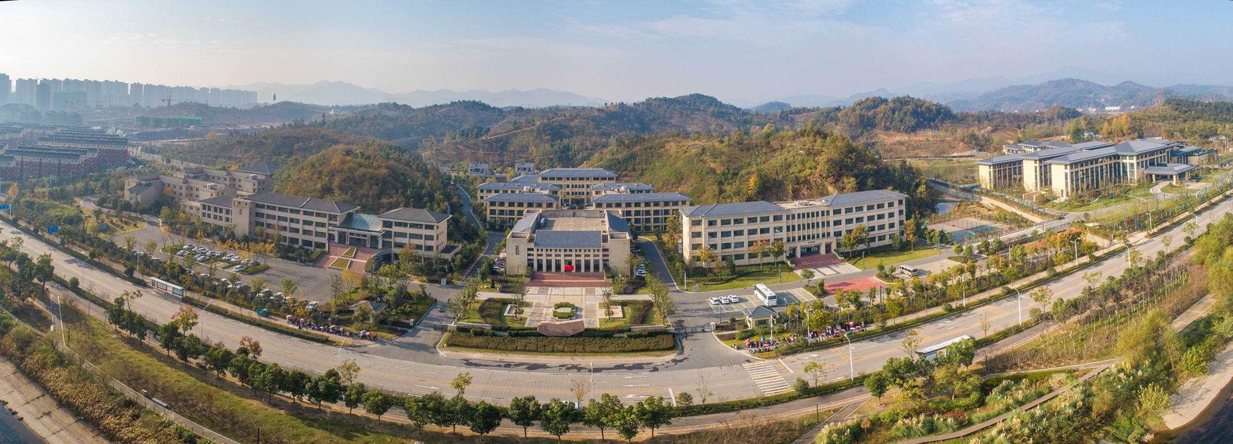 0学院全景.jpg